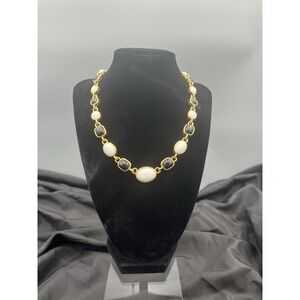VTG Unmarked Trifari Gold‎ Tone Black White Cabochon Choker Necklace 15-19"